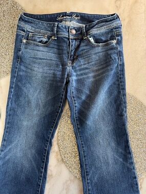 American Eagle Outfitters Women's Bootcut Dark Blue Jeans
Size 8
Euc
Boot cut